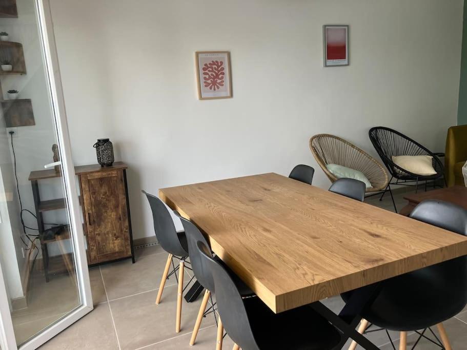 Appartement T4 Terrasse Et Vue Истр Экстерьер фото