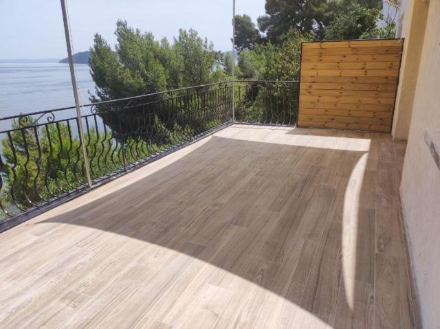 Appartement T4 Terrasse Et Vue Истр Экстерьер фото
